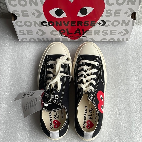 Comme des Garcons Shoes - Comme de garçon play x converse hidden heart low top Sneakers size 9 women’s
